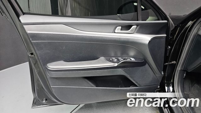 Kia K5 (III) 2.0 Prestige 2023 — фото 30