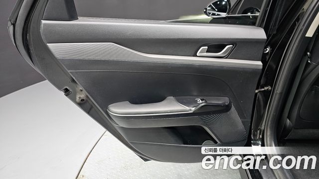 Kia K5 (III) 2.0 Prestige 2023 — фото 31