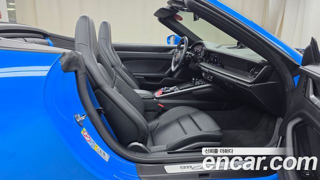 Porsche 911 (992) Carrera 4S Cabriolet 2023 — фото 32