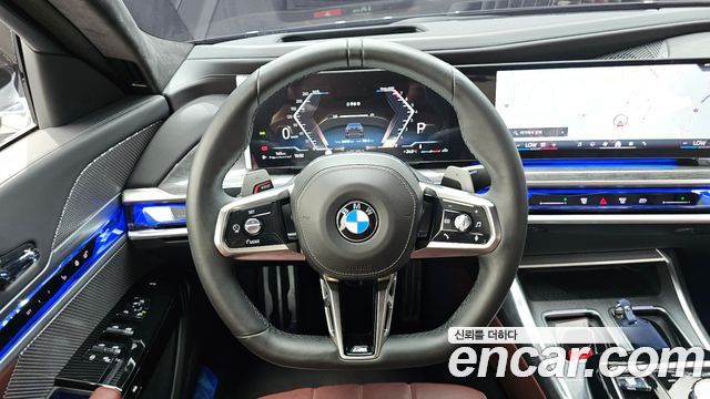 BMW 7 Series (G70) 740i sDrive M Sport 2023 — фото 12
