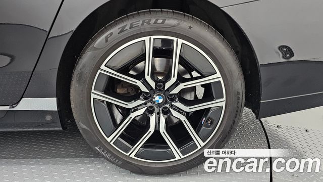BMW 7 Series (G70) 740i sDrive M Sport 2023 — фото 21