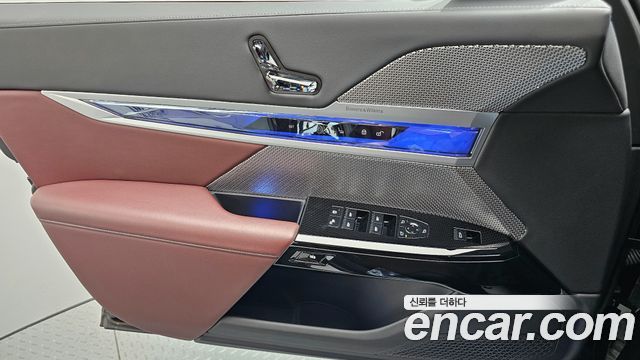 BMW 7 Series (G70) 740i sDrive M Sport 2023 — фото 24