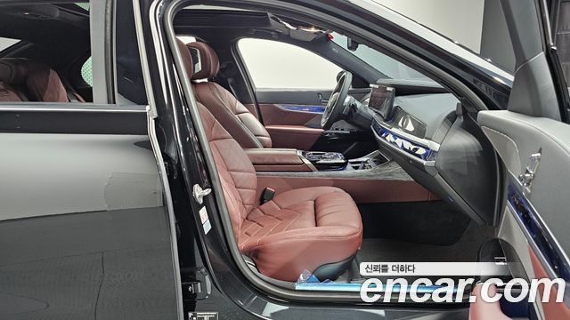 BMW 7 Series (G70) 740i sDrive M Sport 2023 — фото 26