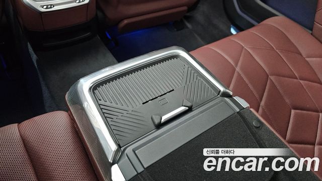 BMW 7 Series (G70) 740i sDrive M Sport 2023 — фото 30