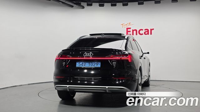Audi e-tron 55 Quattro Sportback 2023 — фото 4
