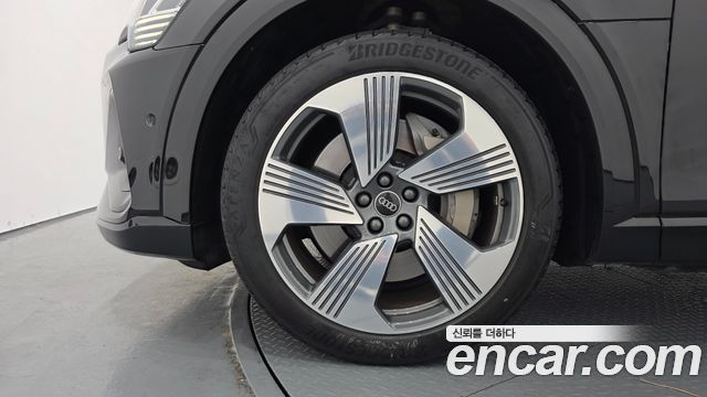 Audi e-tron 55 Quattro Sportback 2023 — фото 5