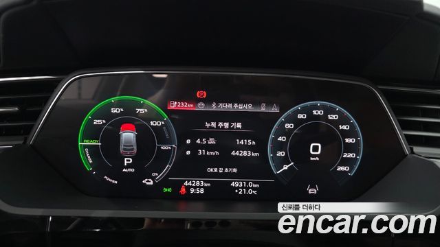 Audi e-tron 55 Quattro Sportback 2023 — фото 8