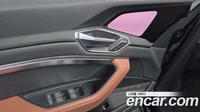 Audi e-tron 55 Quattro Sportback 2023 — фото 14