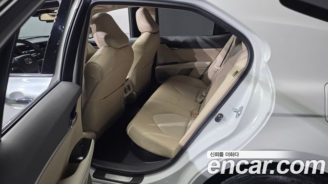Toyota Camry (XV70) 2.5 XLE Hybrid 2019 — фото 11