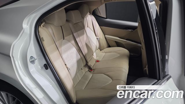 Toyota Camry (XV70) 2.5 XLE Hybrid 2019 — фото 12
