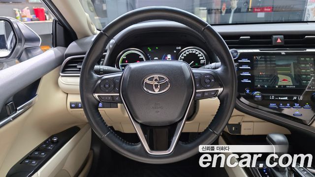 Toyota Camry (XV70) 2.5 XLE Hybrid 2019 — фото 13
