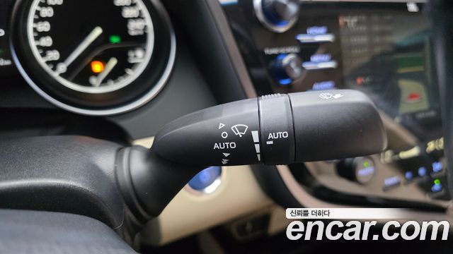 Toyota Camry (XV70) 2.5 XLE Hybrid 2019 — фото 20