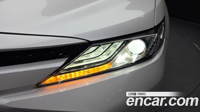 Toyota Camry (XV70) 2.5 XLE Hybrid 2019 — фото 22