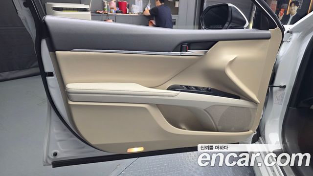Toyota Camry (XV70) 2.5 XLE Hybrid 2019 — фото 24
