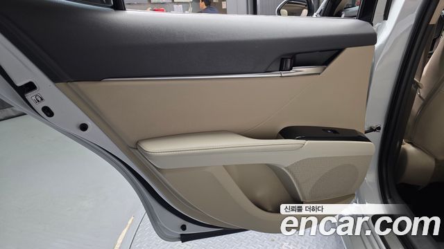 Toyota Camry (XV70) 2.5 XLE Hybrid 2019 — фото 25