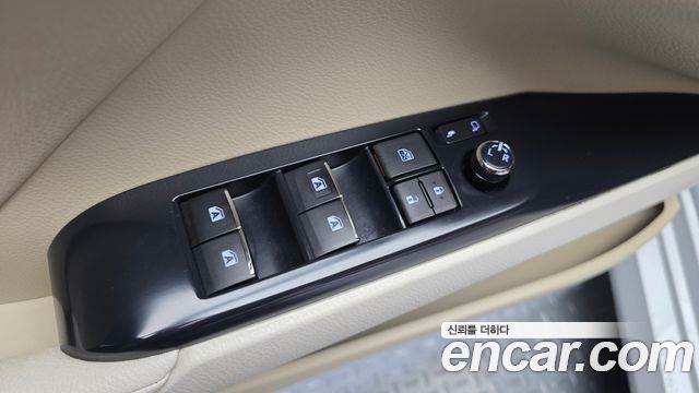 Toyota Camry (XV70) 2.5 XLE Hybrid 2019 — фото 27