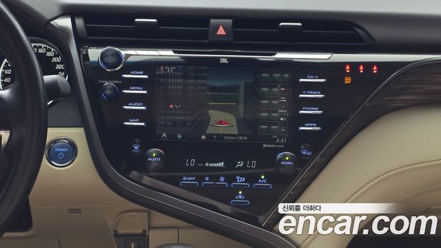 Toyota Camry (XV70) 2.5 XLE Hybrid 2019 — фото 29