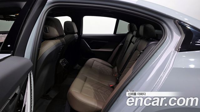 BMW 5 Series (G60) 520i Special Edition 2026 — фото 12