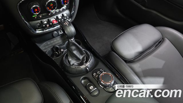 MINI Cooper Clubman High 2nd 2017 — фото 9