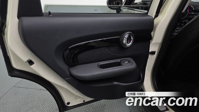 MINI Cooper Clubman High 2nd 2017 — фото 25