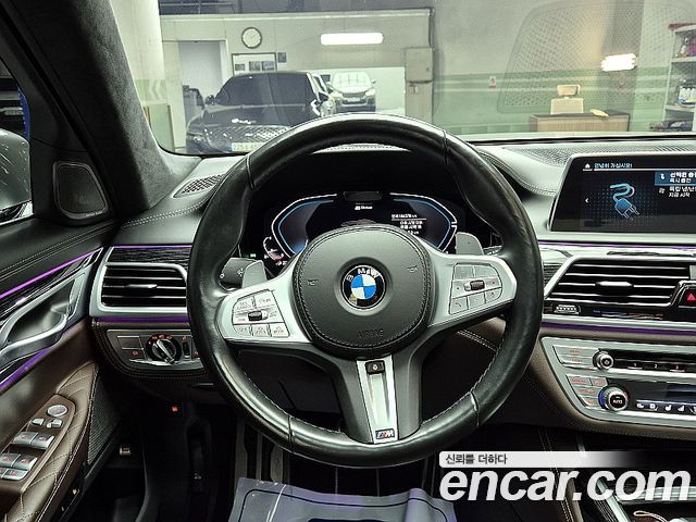 BMW 7 Series (G11) 745Le iPerformance M Sport 2021 — фото 8