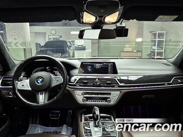 BMW 7 Series (G11) 745Le iPerformance M Sport 2021 — фото 9