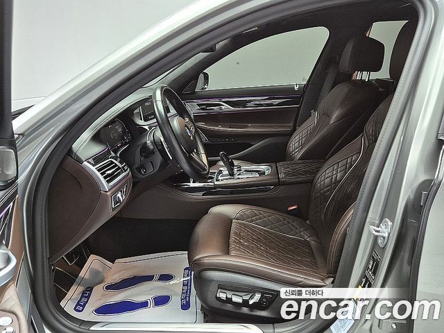 BMW 7 Series (G11) 745Le iPerformance M Sport 2021 — фото 15