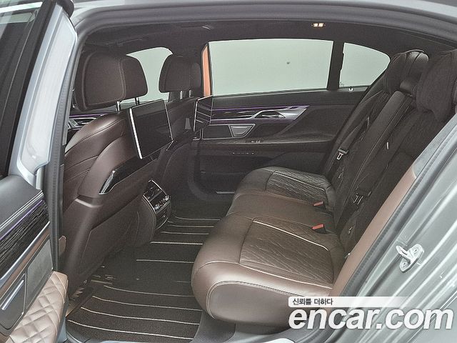 BMW 7 Series (G11) 745Le iPerformance M Sport 2021 — фото 16