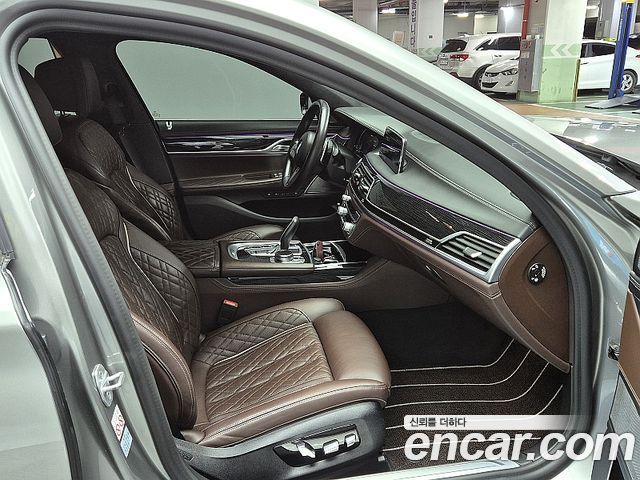 BMW 7 Series (G11) 745Le iPerformance M Sport 2021 — фото 17