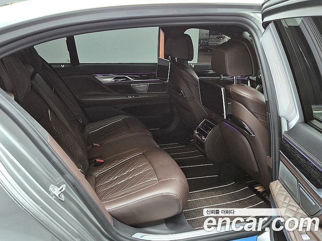 BMW 7 Series (G11) 745Le iPerformance M Sport 2021 — фото 18