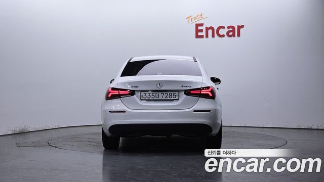 Mercedes-Benz A-Class (W177) A250 4MATIC Sedan 2020 — фото 4