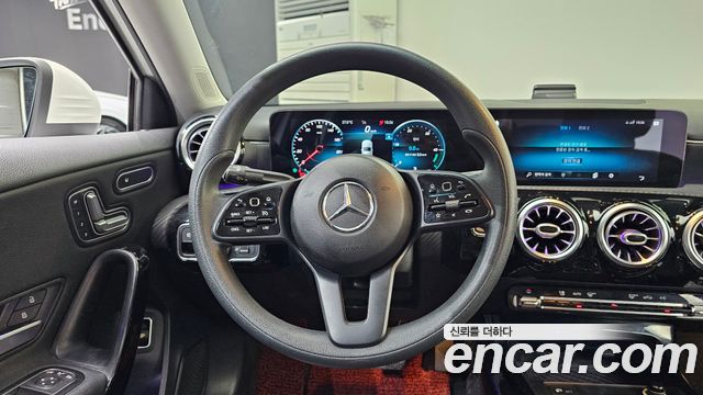 Mercedes-Benz A-Class (W177) A250 4MATIC Sedan 2020 — фото 17