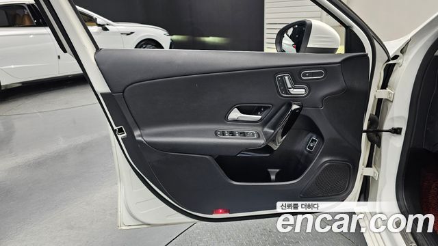 Mercedes-Benz A-Class (W177) A250 4MATIC Sedan 2020 — фото 30