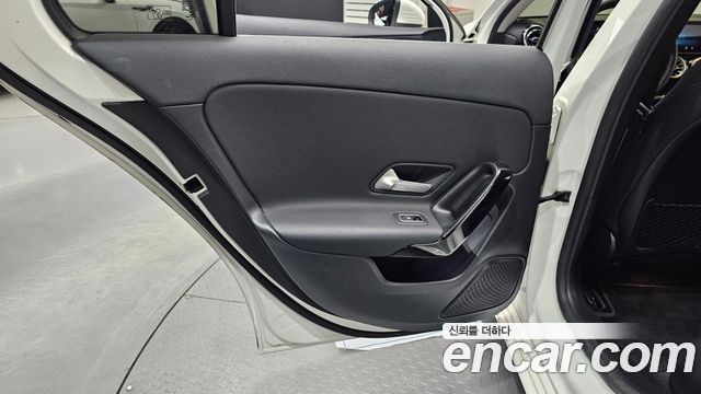 Mercedes-Benz A-Class (W177) A250 4MATIC Sedan 2020 — фото 31