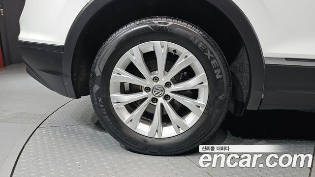 Volkswagen Tiguan (II) 2.0 TDI 2018 — фото 5
