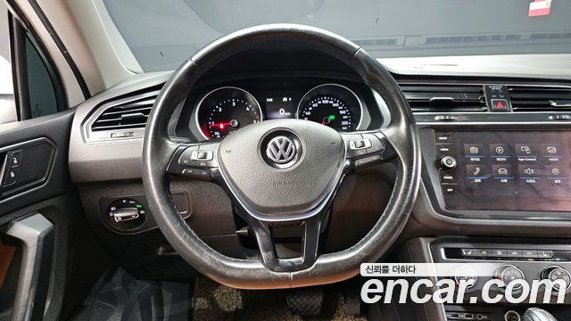 Volkswagen Tiguan (II) 2.0 TDI 2018 — фото 12