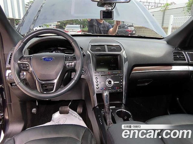 Ford Explorer 2.3 Limited 4WD 5th 2017 — фото 7