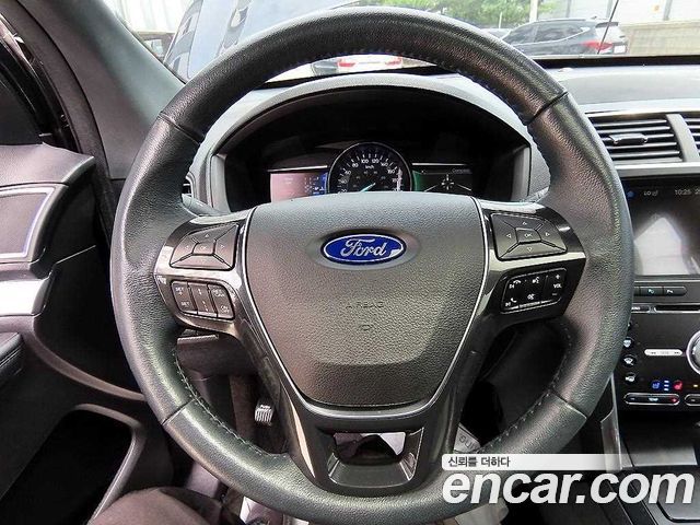 Ford Explorer 2.3 Limited 4WD 5th 2017 — фото 8