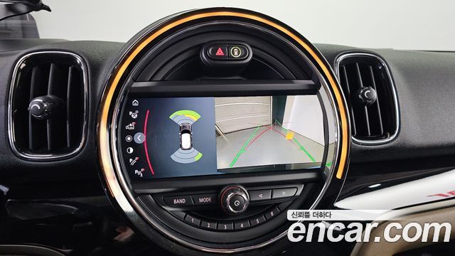 MINI Cooper SD Countryman ALL4 2nd 2020 — фото 15