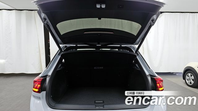 Volkswagen T-Roc 2.0 TDI Prestige 2021 — фото 20