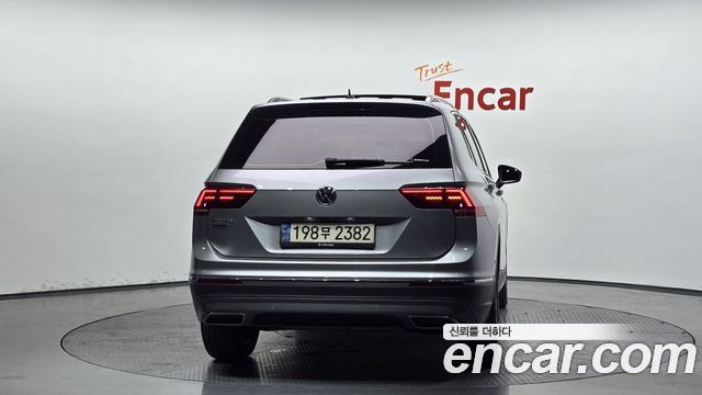 Volkswagen Tiguan Allspace 2.0 TDI Prestige 2020 — фото 4
