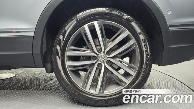 Volkswagen Tiguan Allspace 2.0 TDI Prestige 2020 — фото 21