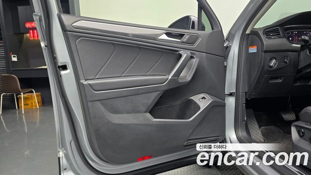 Volkswagen Tiguan Allspace 2.0 TDI Prestige 2020 — фото 24