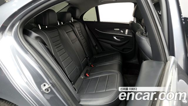 Mercedes-Benz E-Class (W213) E300 4MATIC Avnatgarde 2019 — фото 11