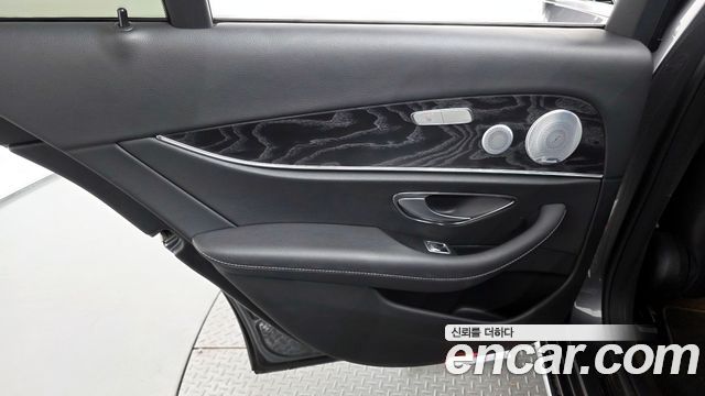 Mercedes-Benz E-Class (W213) E300 4MATIC Avnatgarde 2019 — фото 25