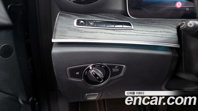 Mercedes-Benz E-Class (W213) E300 4MATIC Avnatgarde 2019 — фото 28
