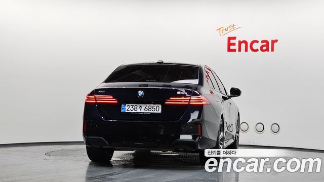 BMW 5 Series (G60) 530i xDrive M Sport 2025 — фото 4