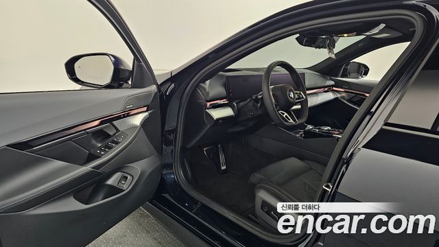 BMW 5 Series (G60) 530i xDrive M Sport 2025 — фото 10