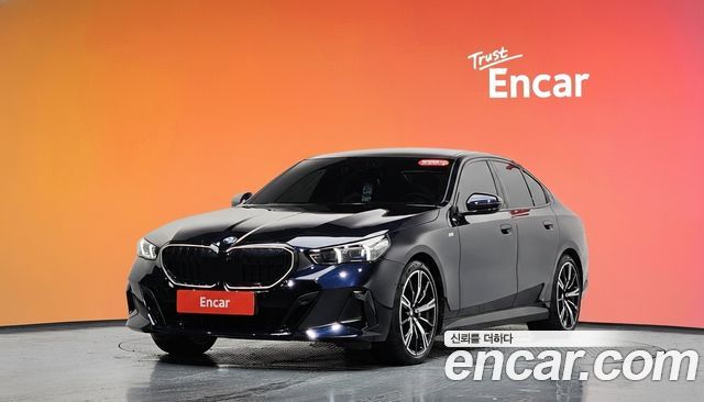 BMW 5 Series (G60) 530i xDrive M Sport 2025 — фото 1