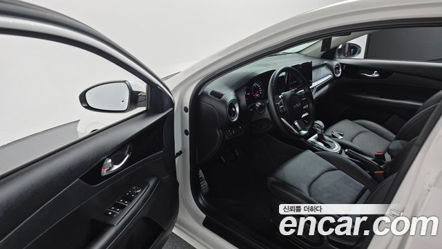 Kia K3 (II) 1.6 Prestige 2023 — фото 11